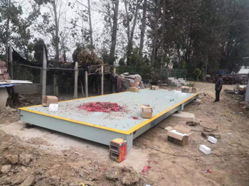 商丘夏邑獻(xiàn)露建材9m-100噸地磅